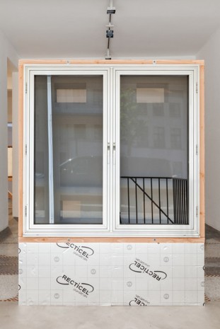 Oscar Tuazon, Window Wall, 2016 , dépendance