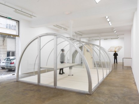 Oscar Tuazon, Shelters, Galerie Chantal Crousel